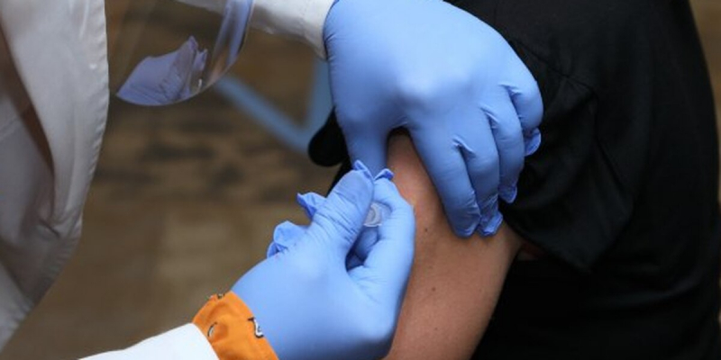 Luisiana aún no ampliará las vacunas COVID a personas de 65 años o más