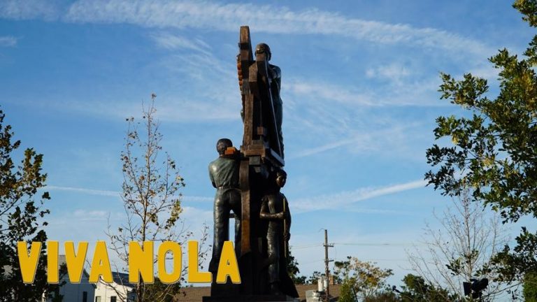 Estatua en honor a los trabajadores Latinoamericanos en Nueva Orleans despues del huracán Katrina