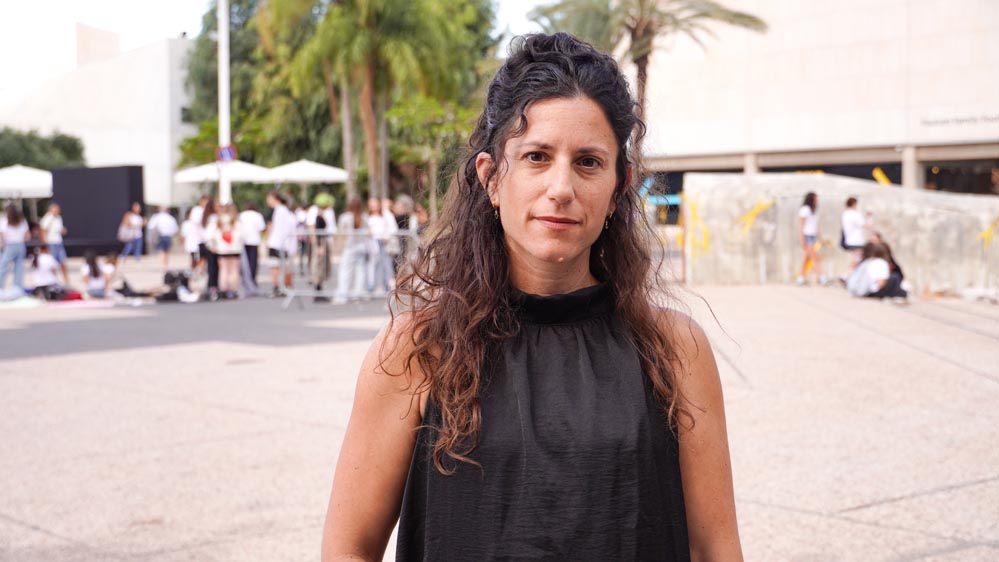 Avishai Shapira, terapeuta de la organizaci&oacute;n SafeHeart, brinda apoyo psicol&oacute;gico a las victimas del 7 de octubre